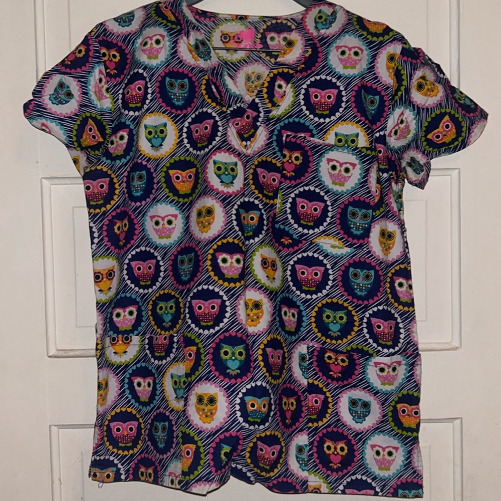 I ❤️ Scrubs, Medium, Multicolored Owl Print Scrub Top